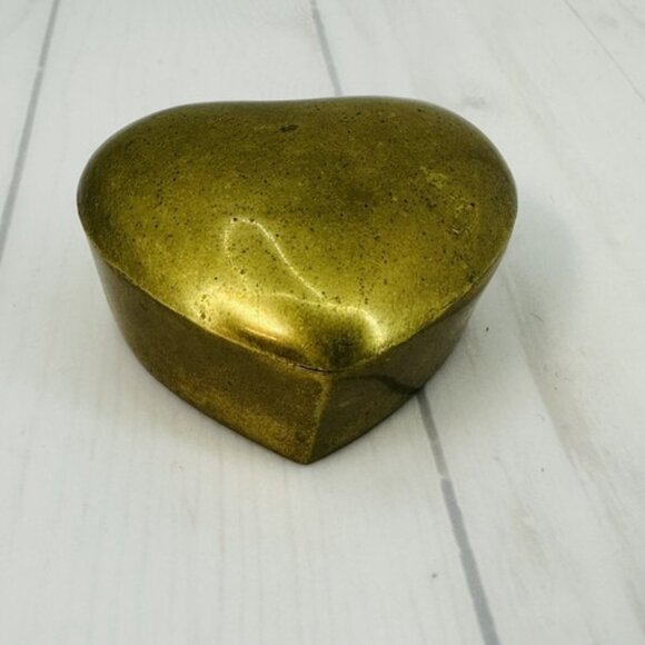 Vintage 2" Brass Heart Small Trinket Lidded Box PWF Made in Korea - Picture 7 of 12